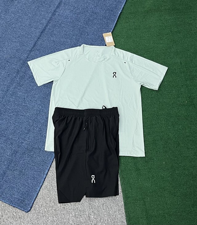 On Running Sports T-shirt & Shorts Set: seller detail photo 4