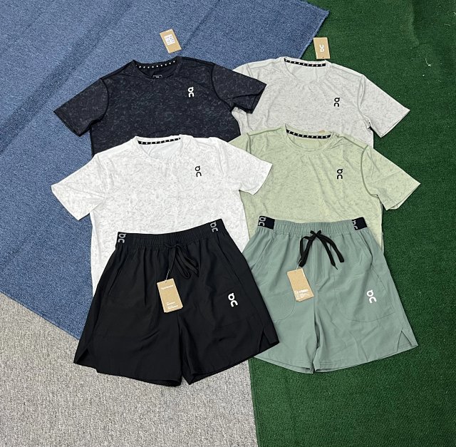 On Running Sports T-shirt & Shorts Set: seller detail photo 1