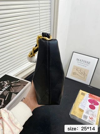 Chanel Bag: seller detail photo 3