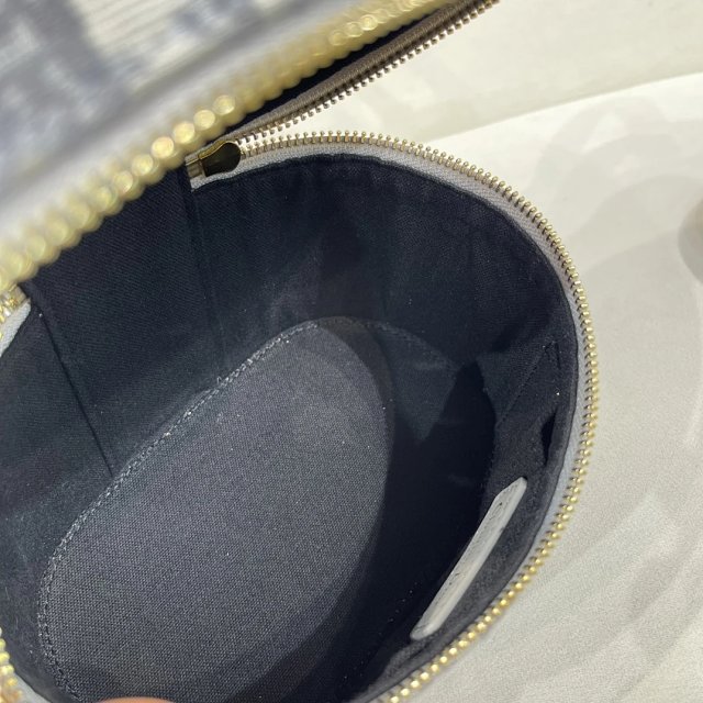 Dior handbag: seller detail photo 8