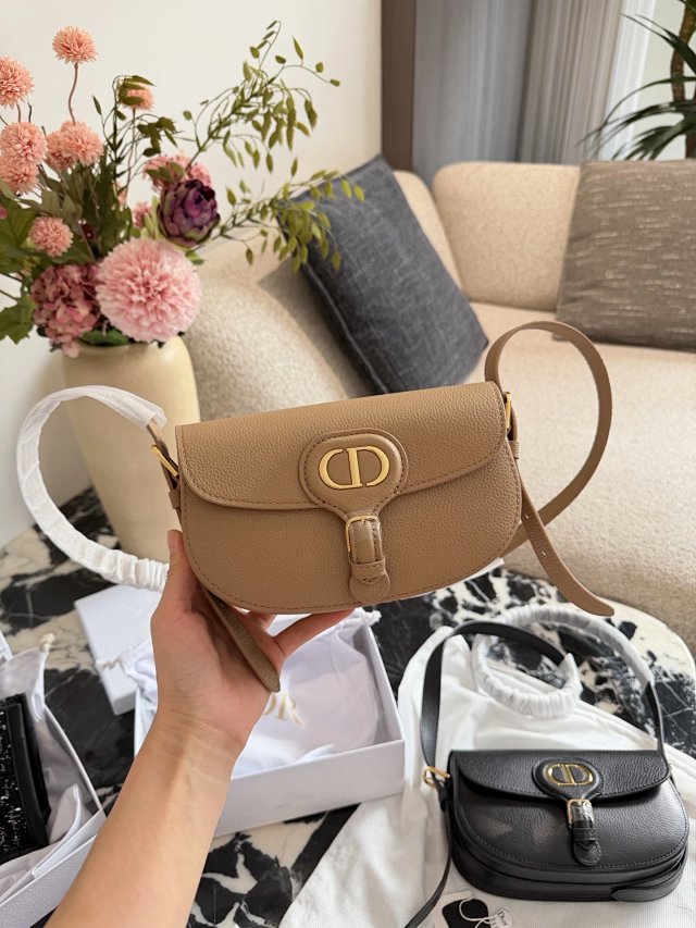 Dior crossbody bag: seller detail photo 3