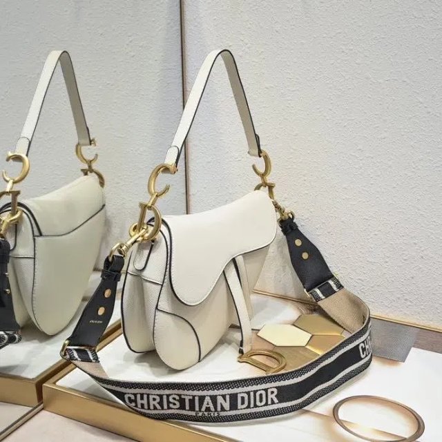 Dior crossbody bag: seller detail photo 4