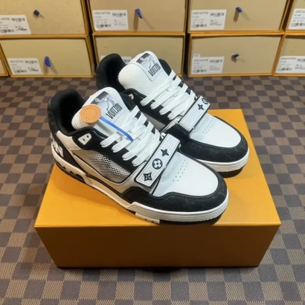 Louis Vuitton Archlight Sneakers White and Black - 1