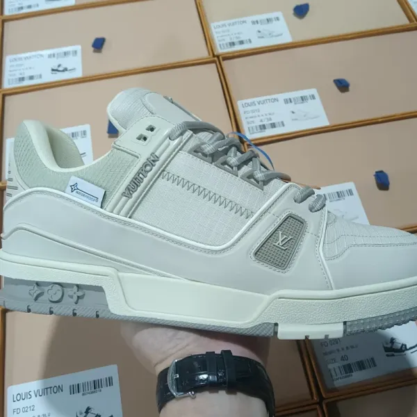 Louis Vuitton Trainer Sneakers Beige / White Sneakers Chunky Sneakers - 1