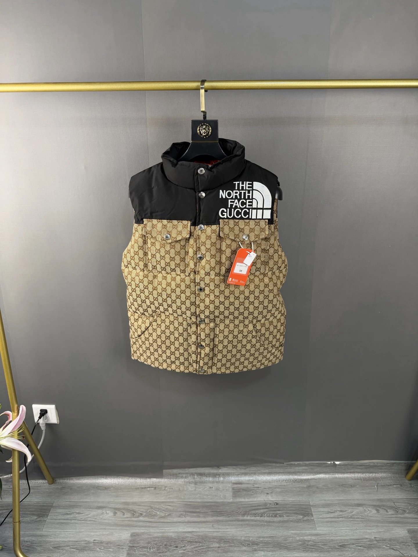 The North Face Down Jackets Hooded quilted puffer — 8