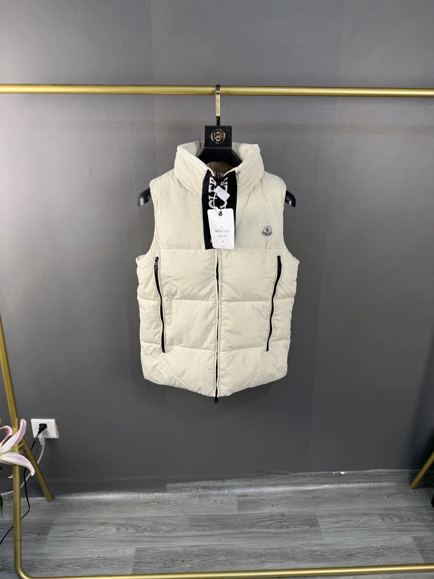 The North Face Down Jackets Hooded quilted puffer — 33