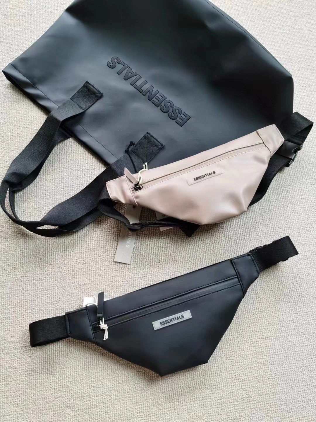 Item number 40214 FEAR OF GOD FOG unisex casual waist bag chest bag waterproof polyurethane matte composite leather bag with zipper main compartment, molded hanging plated with 5 # black nickel metal pull tab and nylon waterproof zipper teeth fixed weaving thick nylon dense woven tape, front new season's