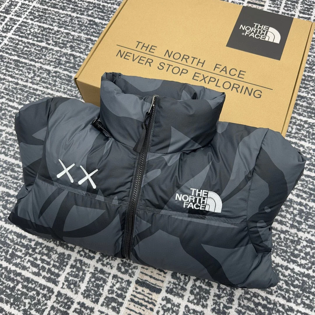 货号122112 -THE NORTH FACE x XX Kaws/TNF北面联名款二代美版羽绒服