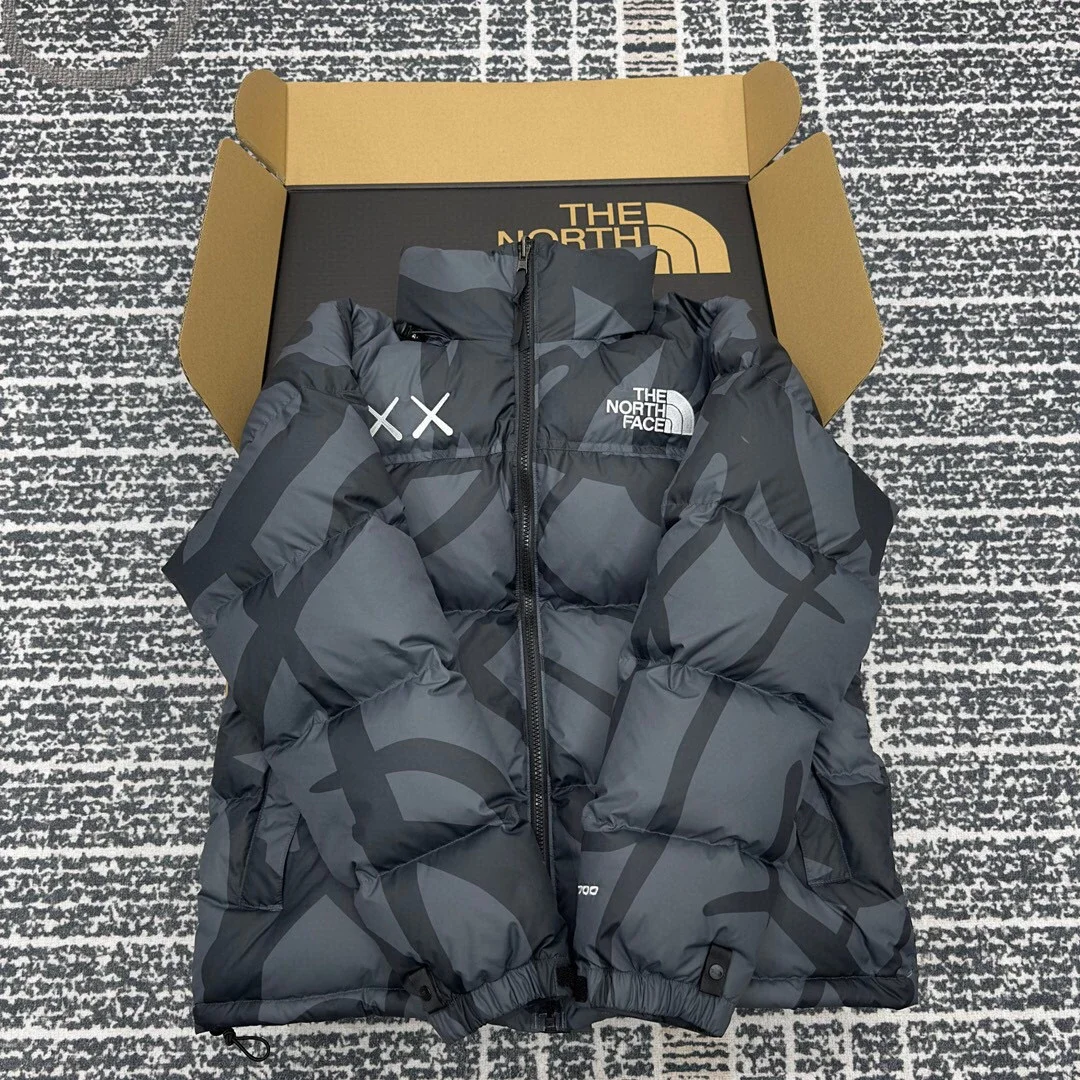 货号122112 -THE NORTH FACE x XX Kaws/TNF北面联名款二代美版羽绒服