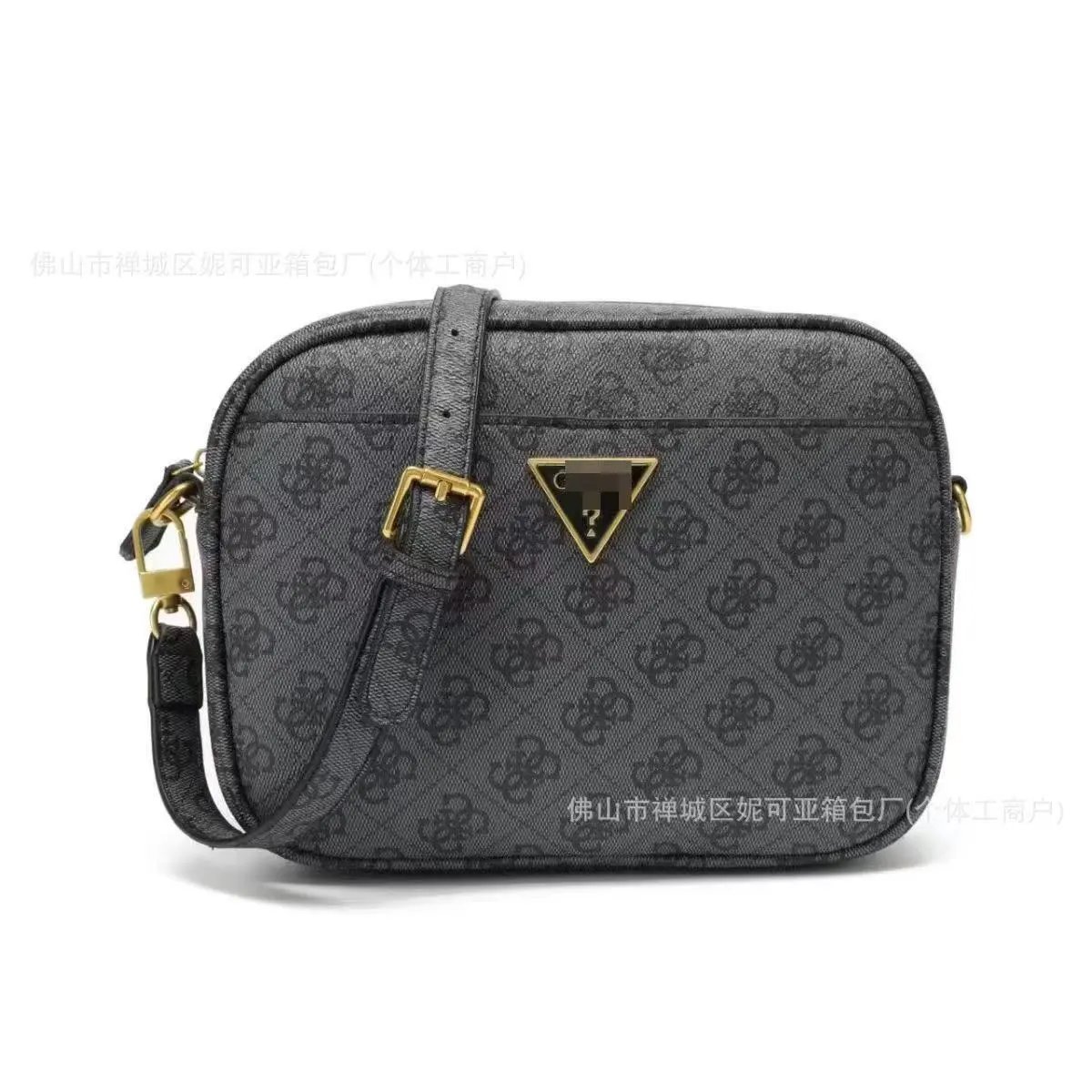 GUESS Crossbody Bags Double-Zip Logo-Print Chain-Strap Bag — 18(23.5*17.5*7.5CM)