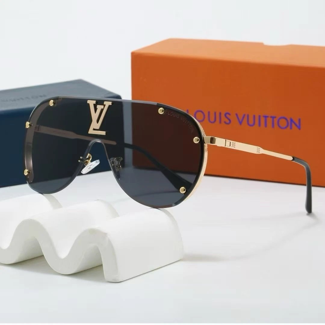 Louis Vuitton Eyewear Oversized shield sunglasses with Monogram lenses — 40