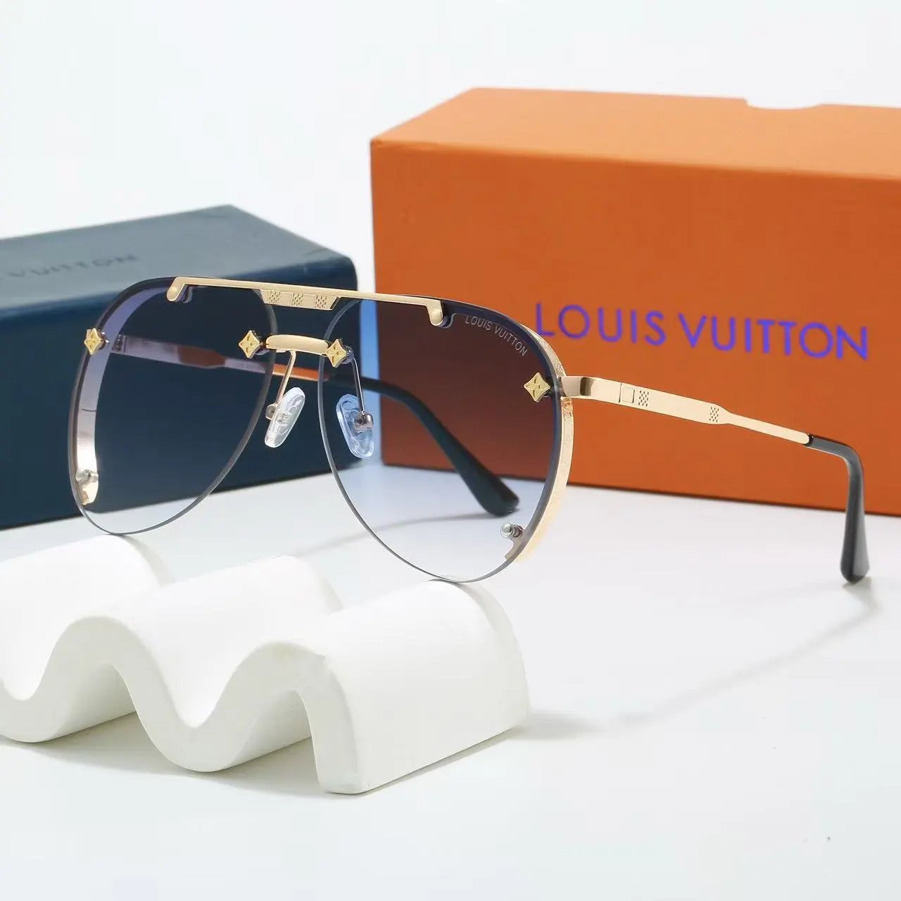 Louis Vuitton Eyewear Oversized shield sunglasses with Monogram lenses — 23