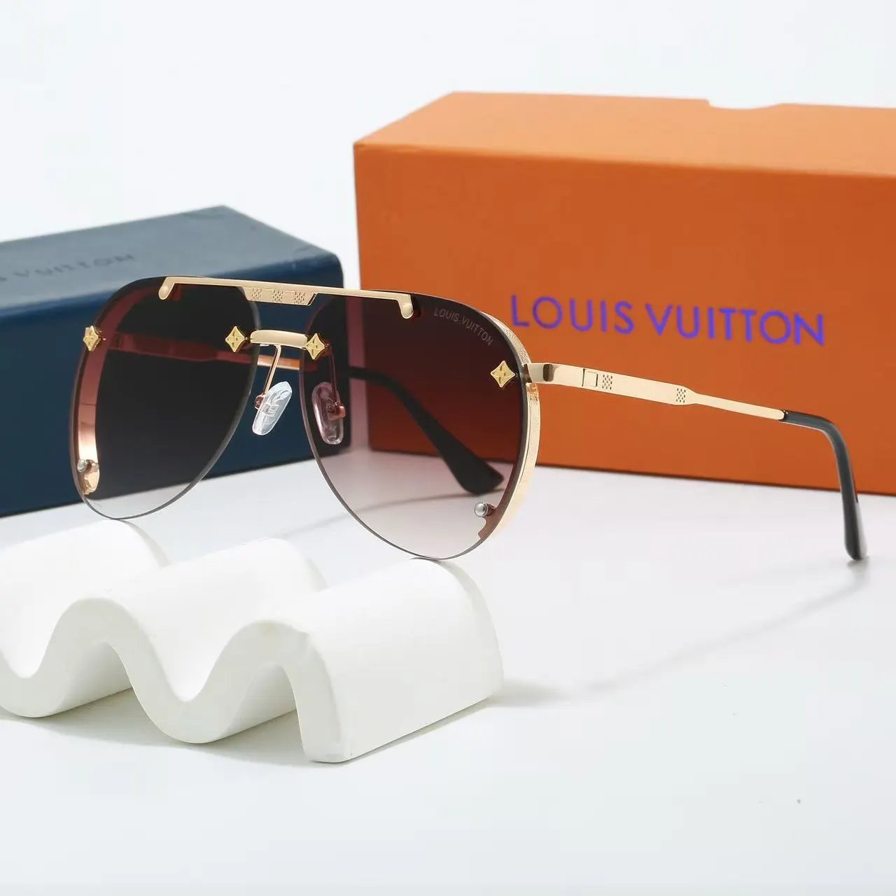 Louis Vuitton Eyewear Oversized shield sunglasses with Monogram lenses — 24
