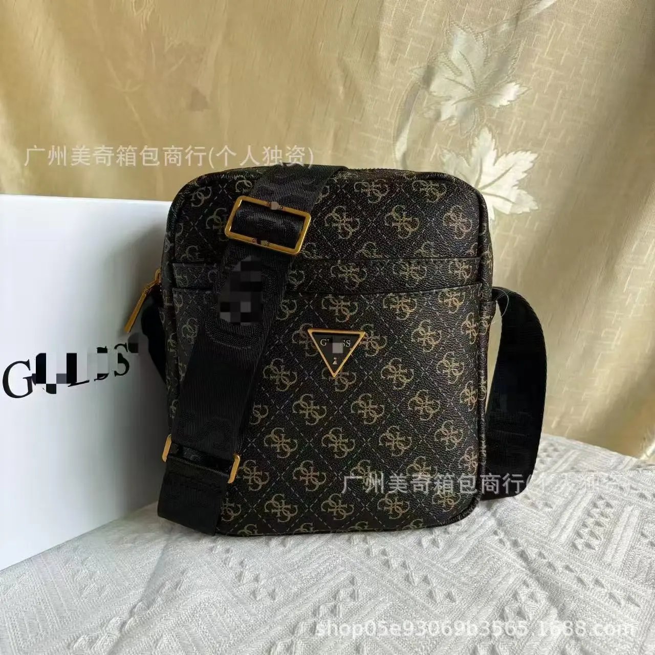 GUESS Crossbody Bags Double-Zip Logo-Print Chain-Strap Bag — 40(20*7*23CM)