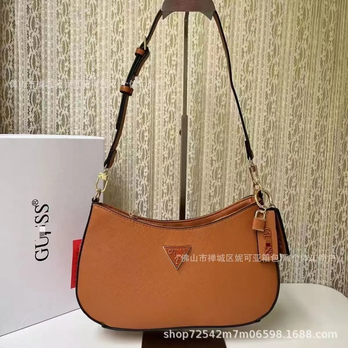 GUESS Crossbody Bags Double-Zip Logo-Print Chain-Strap Bag — 36(29*16*18CM)