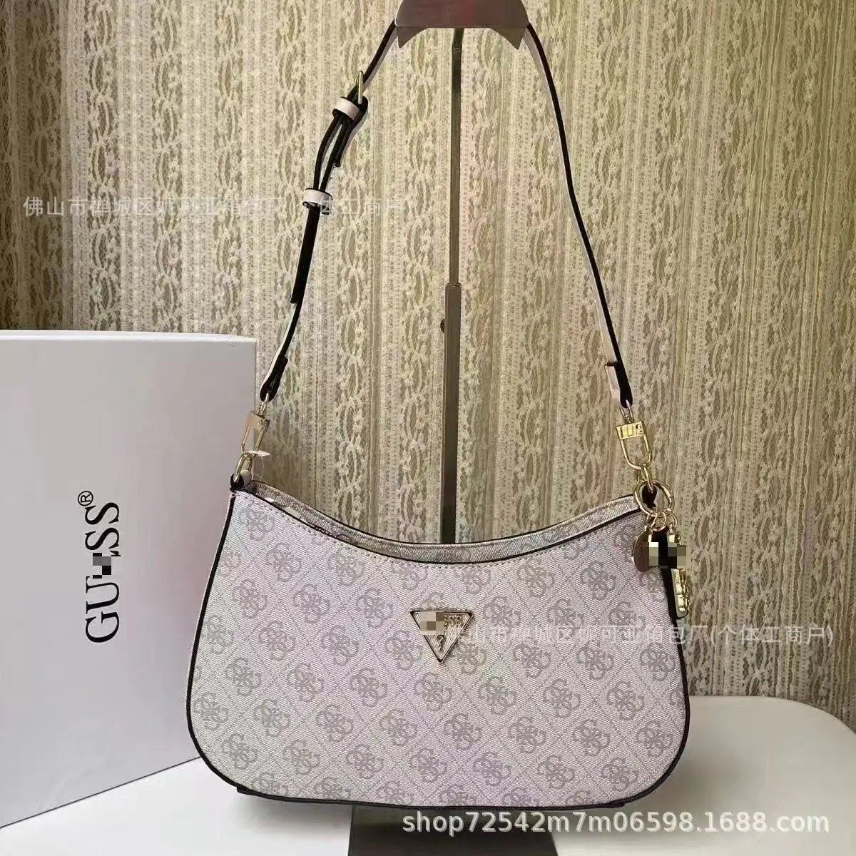 GUESS Crossbody Bags Double-Zip Logo-Print Chain-Strap Bag — 26(29*16*18CM)