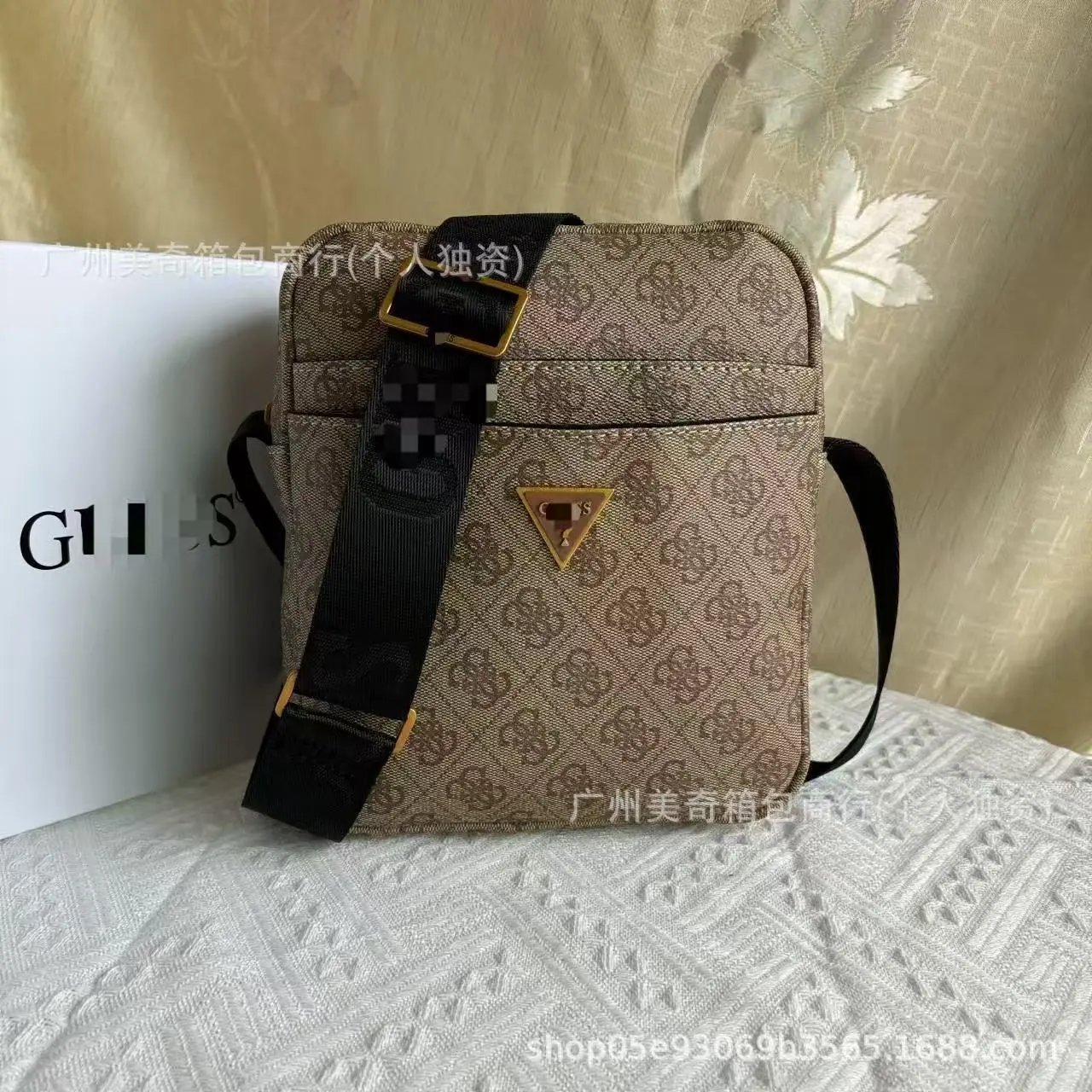 GUESS Crossbody Bags Double-Zip Logo-Print Chain-Strap Bag — 38(20*7*23CM)