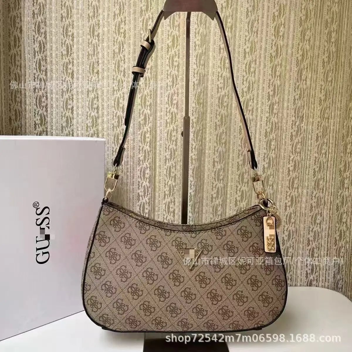 GUESS Crossbody Bags Double-Zip Logo-Print Chain-Strap Bag — 28(29*16*18CM)
