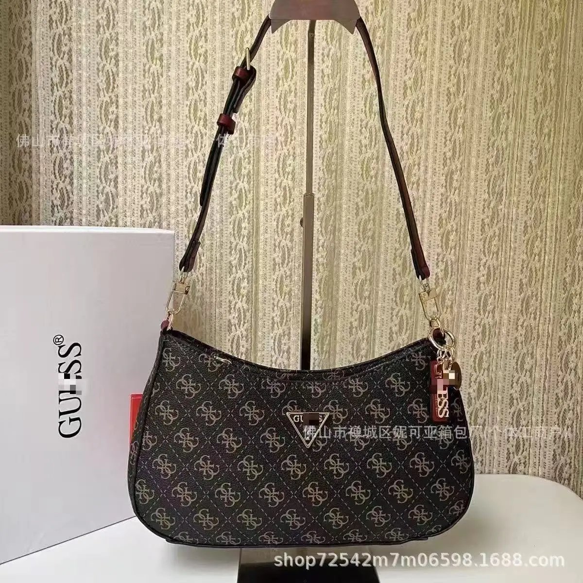 GUESS Crossbody Bags Double-Zip Logo-Print Chain-Strap Bag — 32(29*16*18CM)