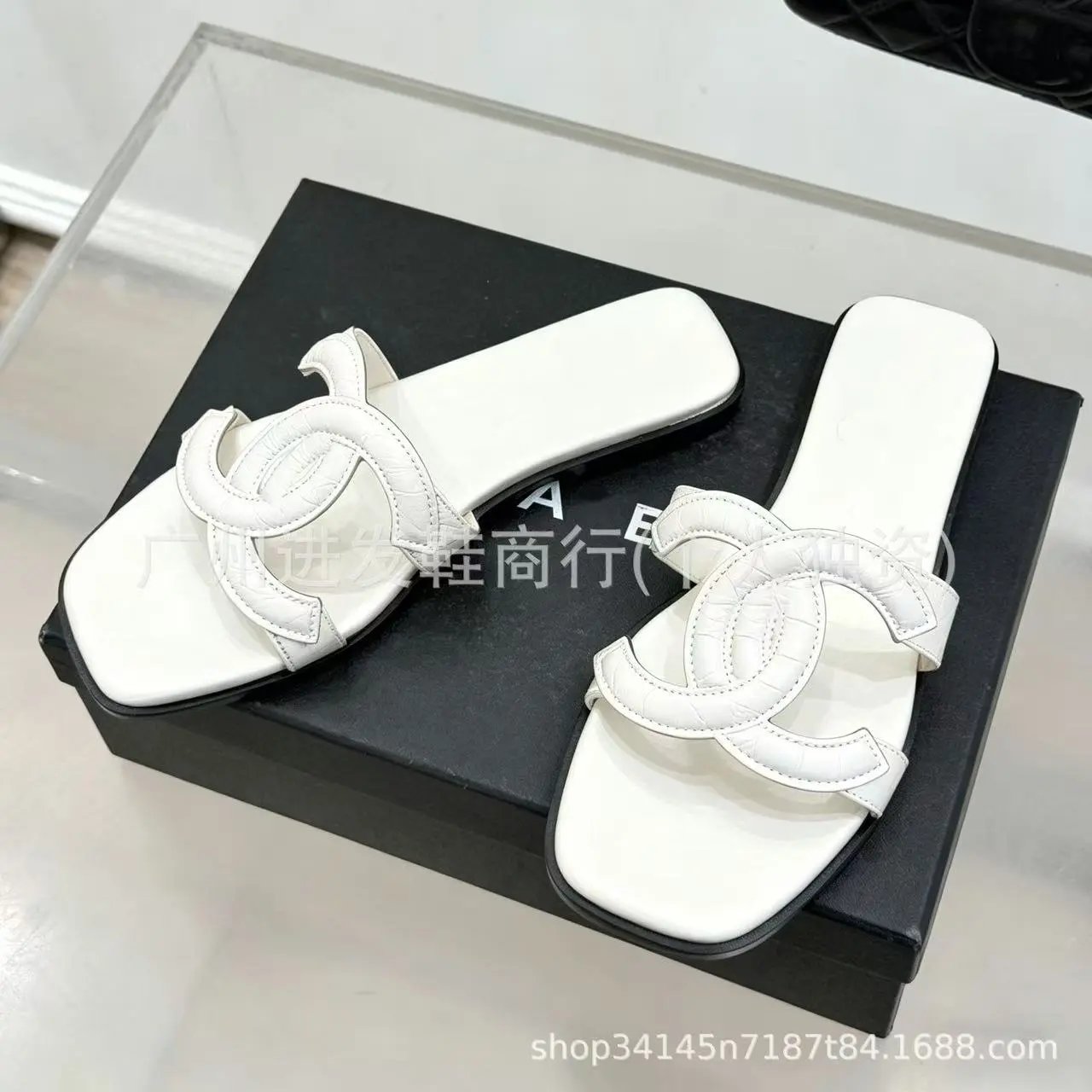 Christian Dior Slippers Dway logo-embroidered slide — 24