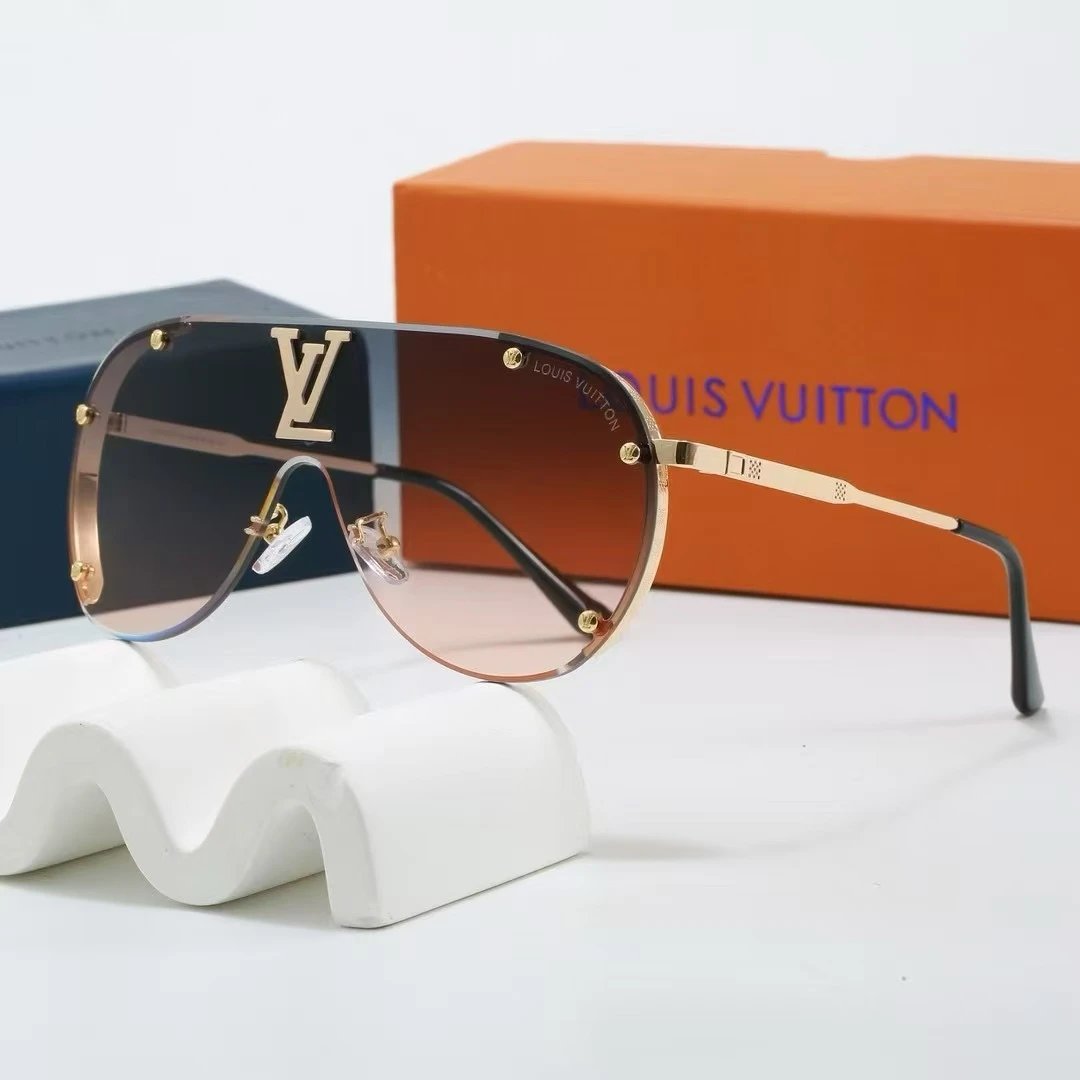 Louis Vuitton Eyewear Oversized shield sunglasses with Monogram lenses — 39