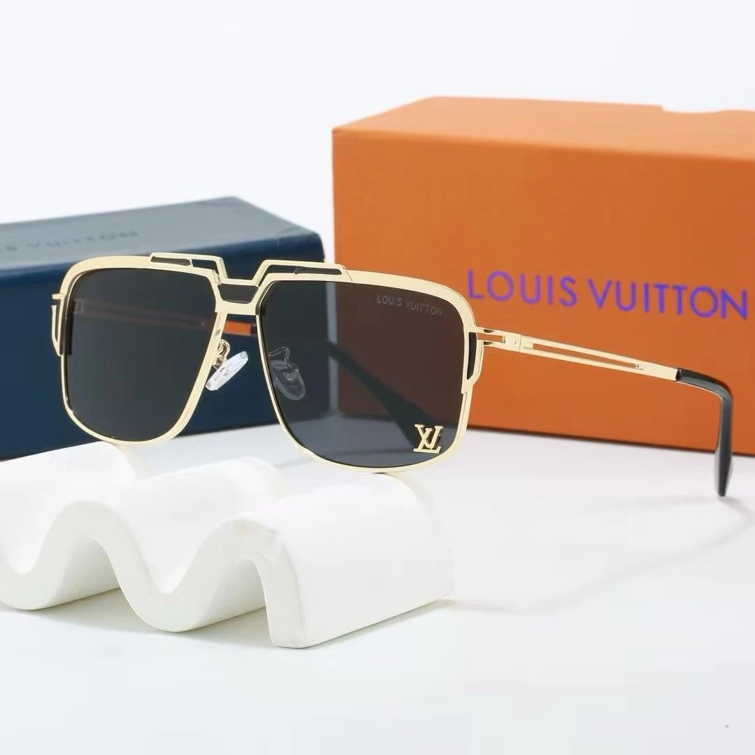Louis Vuitton Eyewear Oversized shield sunglasses with Monogram lenses — 34