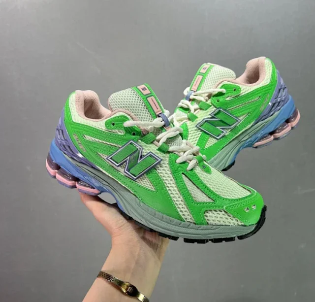 New Balance Sneakers 1906R Running product detail image 8