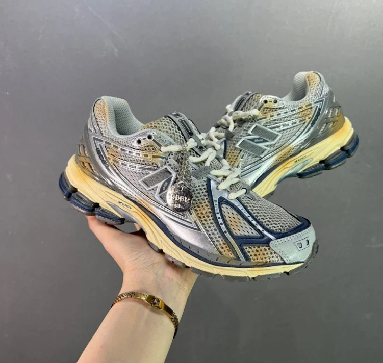New Balance Sneakers 1906R Running image 14