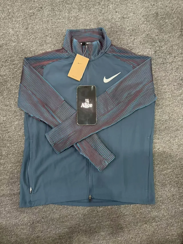 Nike Mixed sportswear apparel product detail image 2