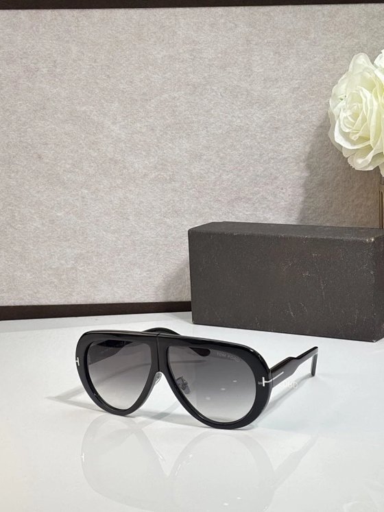 TF Sunglasses WhatsApp: +8613680236882