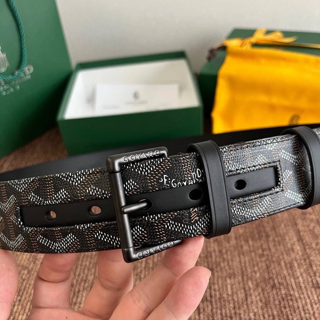 black buckle-black