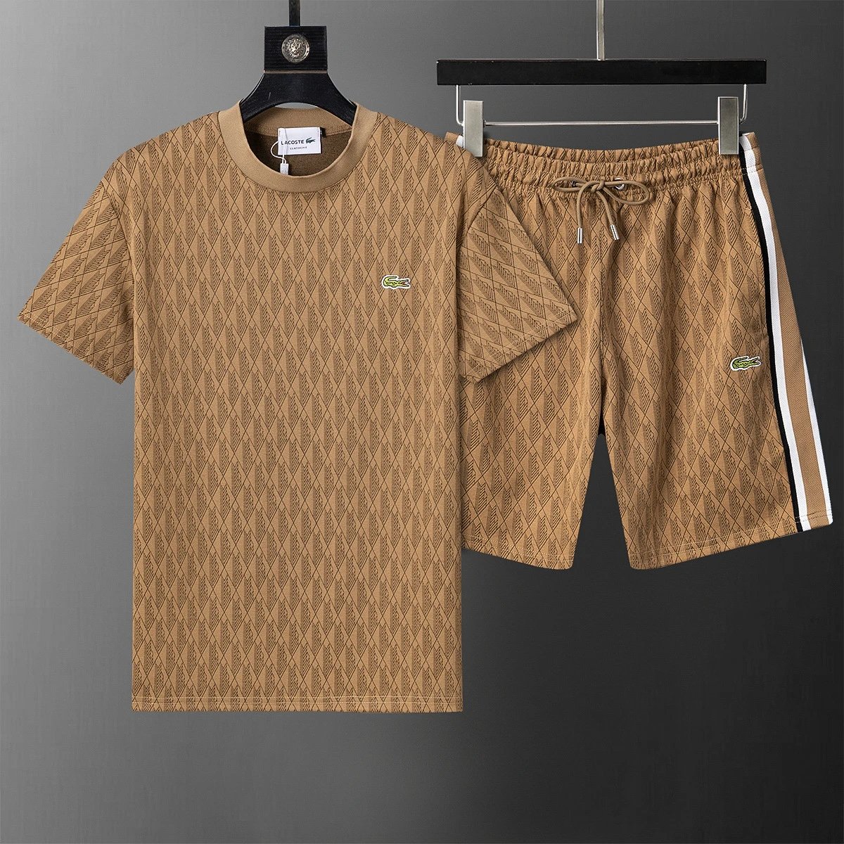 Dior Matching Sets Embossed monogram T-shirt and shorts set — 6650 card color suit