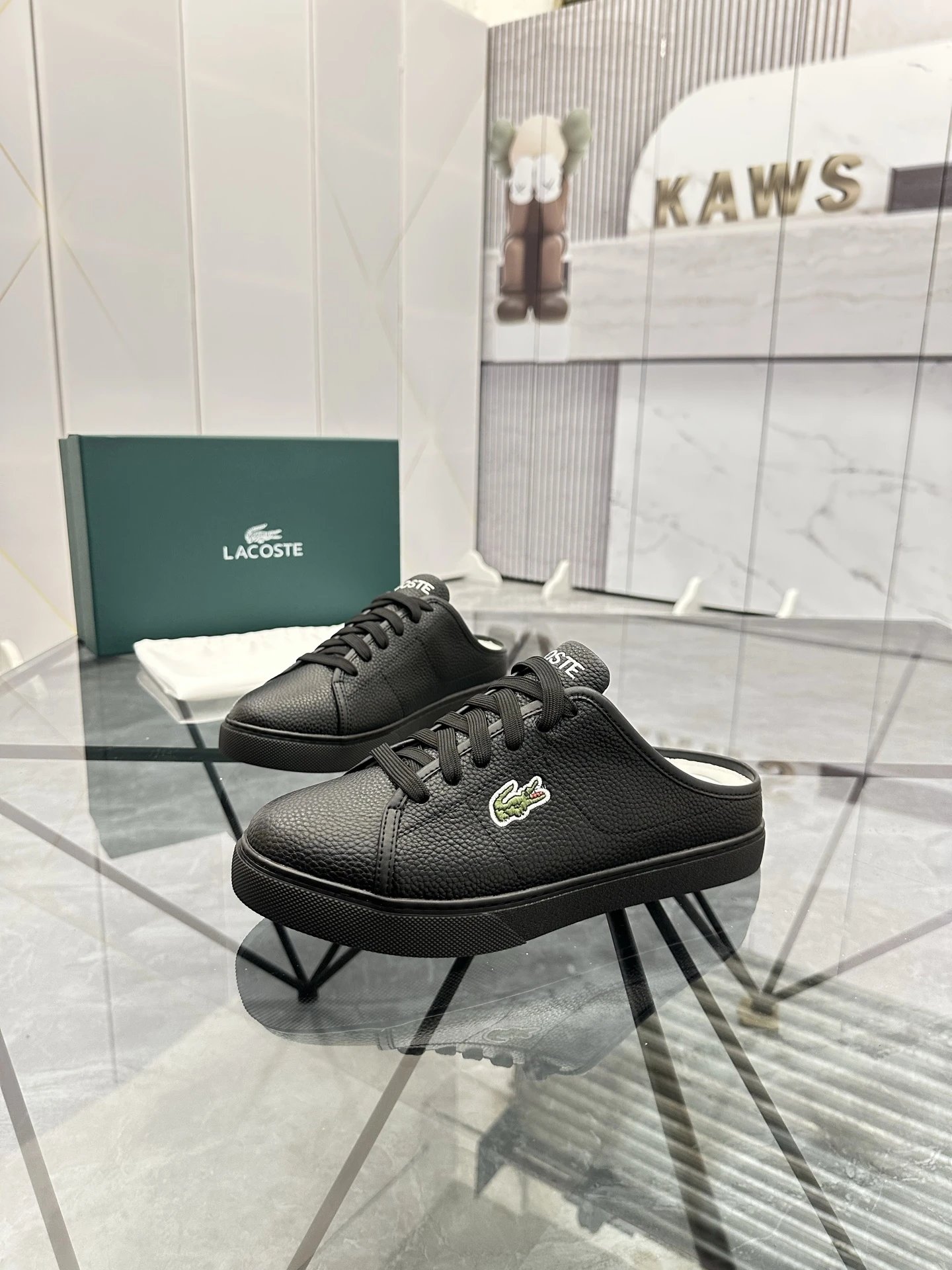 Lacoste Sneakers Low-top leather with crocodile logo — 10