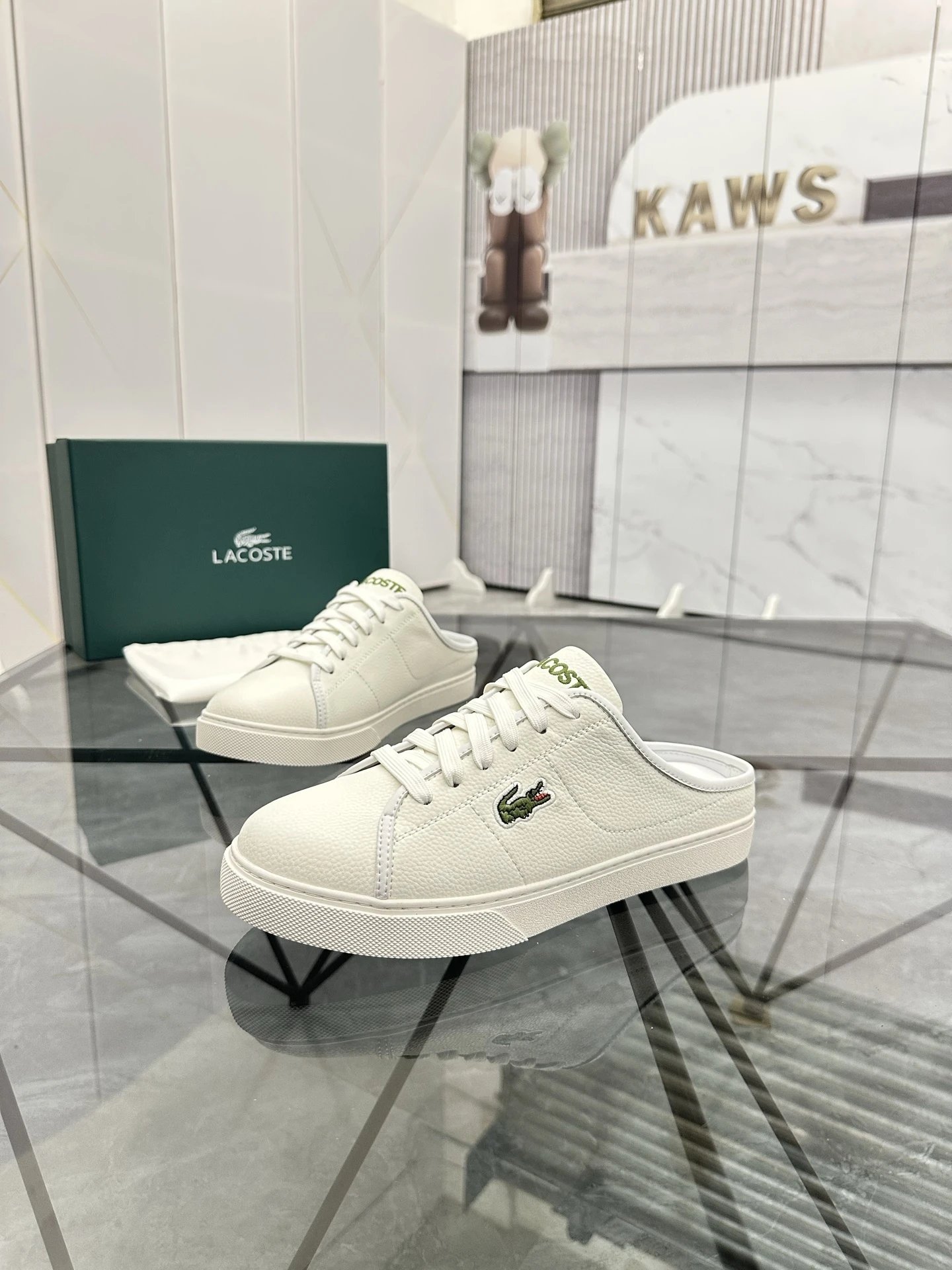 Lacoste Sneakers Low-top leather with crocodile logo — 11