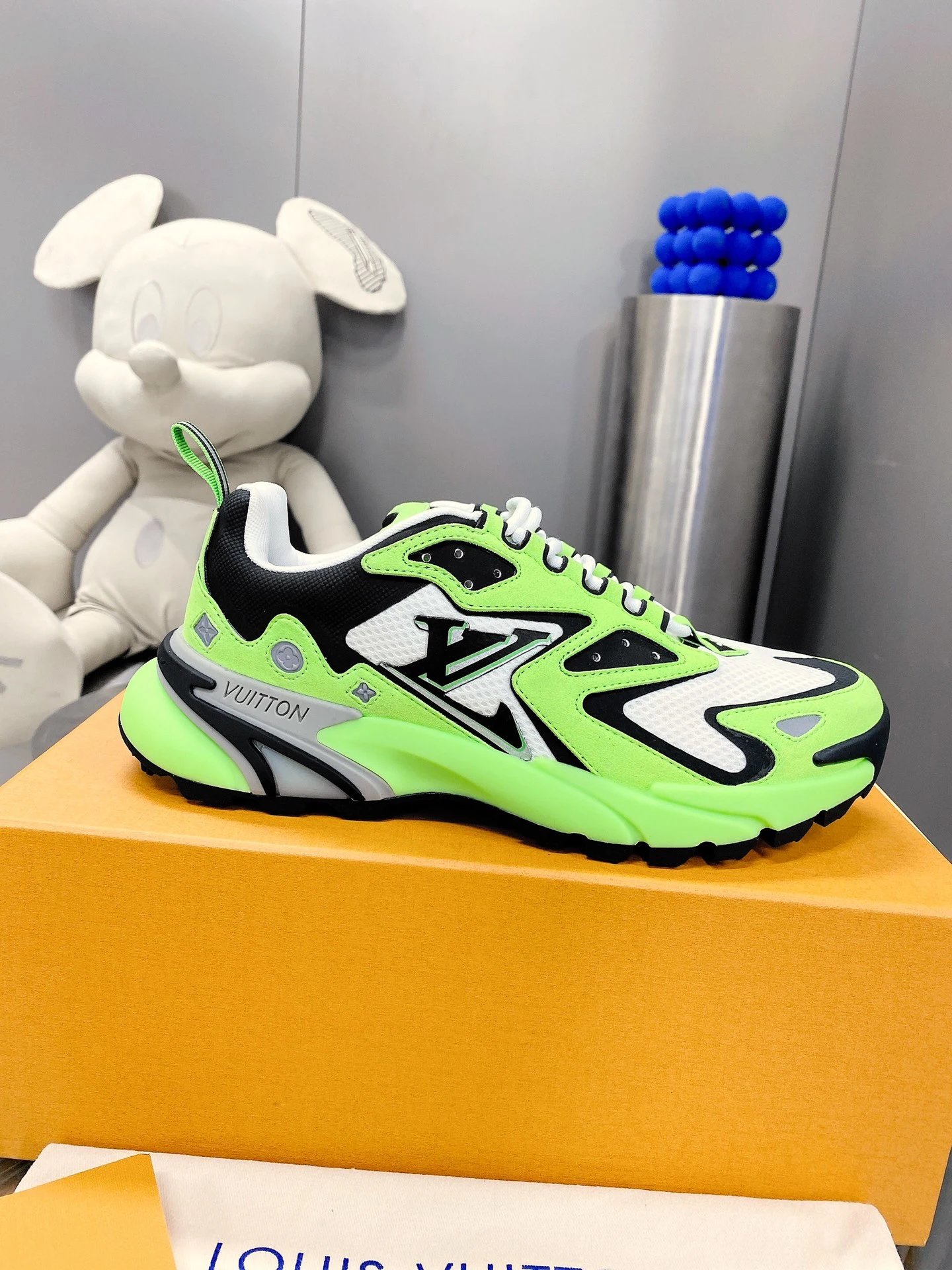 Louis Vuitton Sneakers Runner Tatic — 08