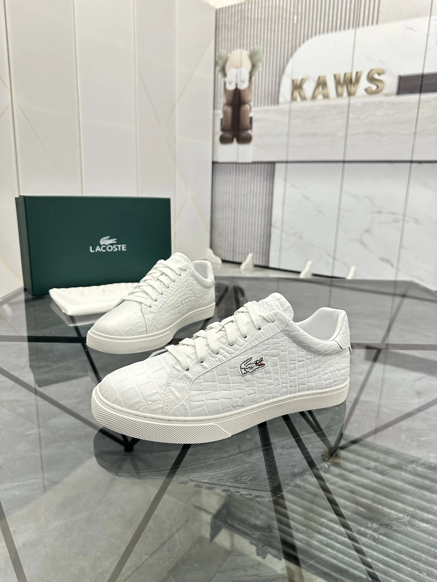 Lacoste Sneakers Low-top leather with crocodile logo — 07