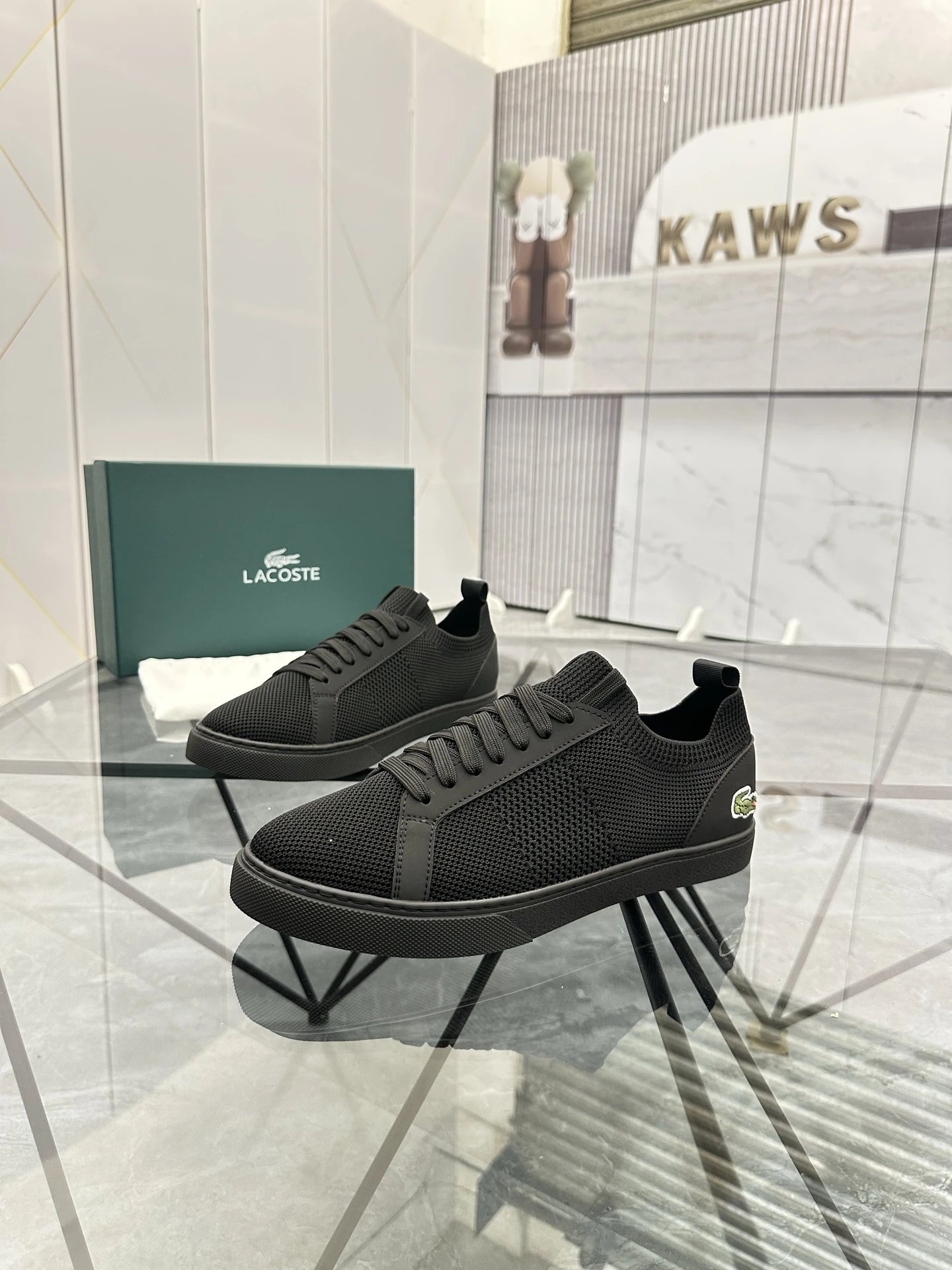 Lacoste Sneakers Low-top leather with crocodile logo — 18