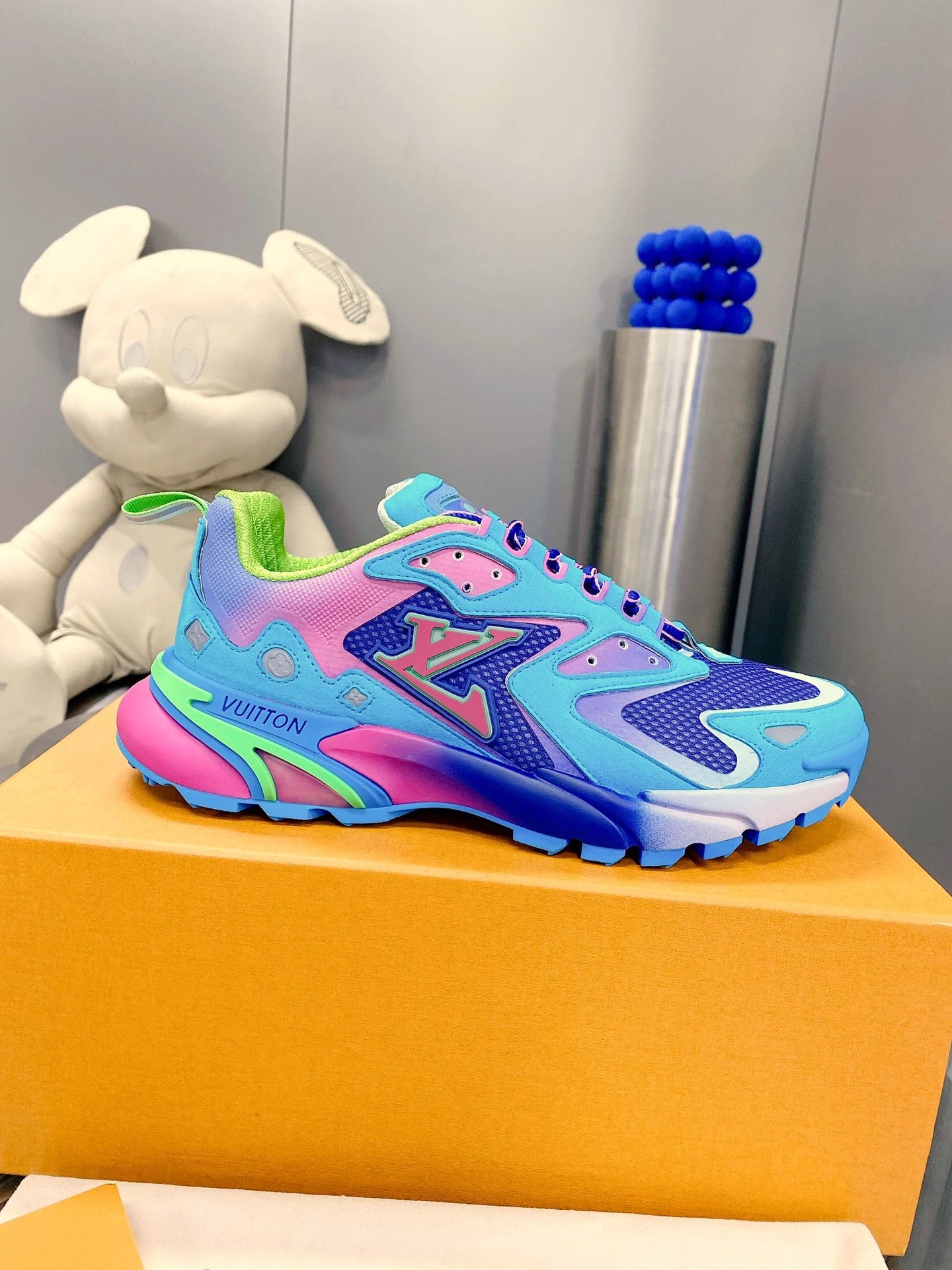 Louis Vuitton Sneakers Runner Tatic — 04