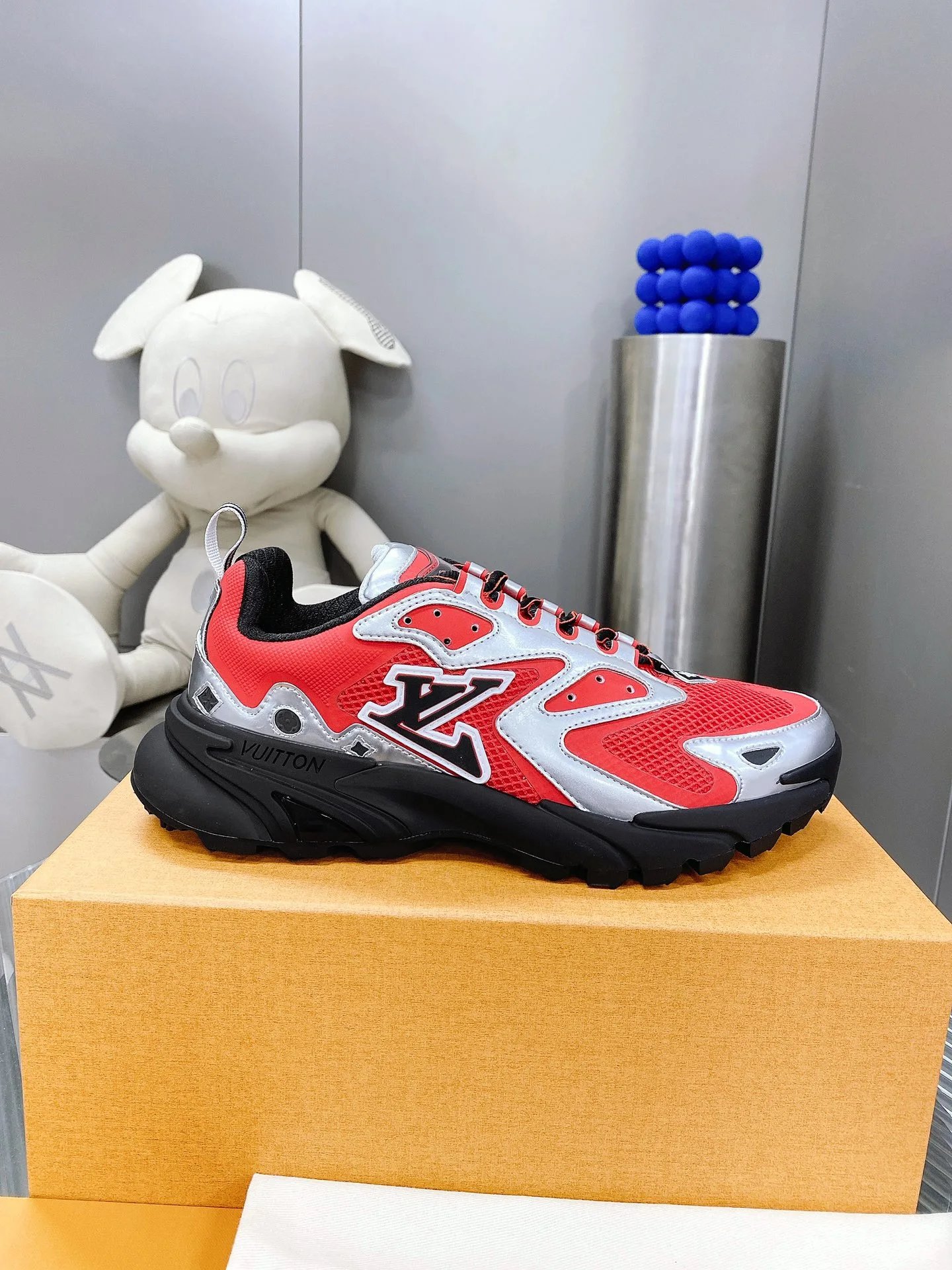 Louis Vuitton Sneakers Runner Tatic — 05