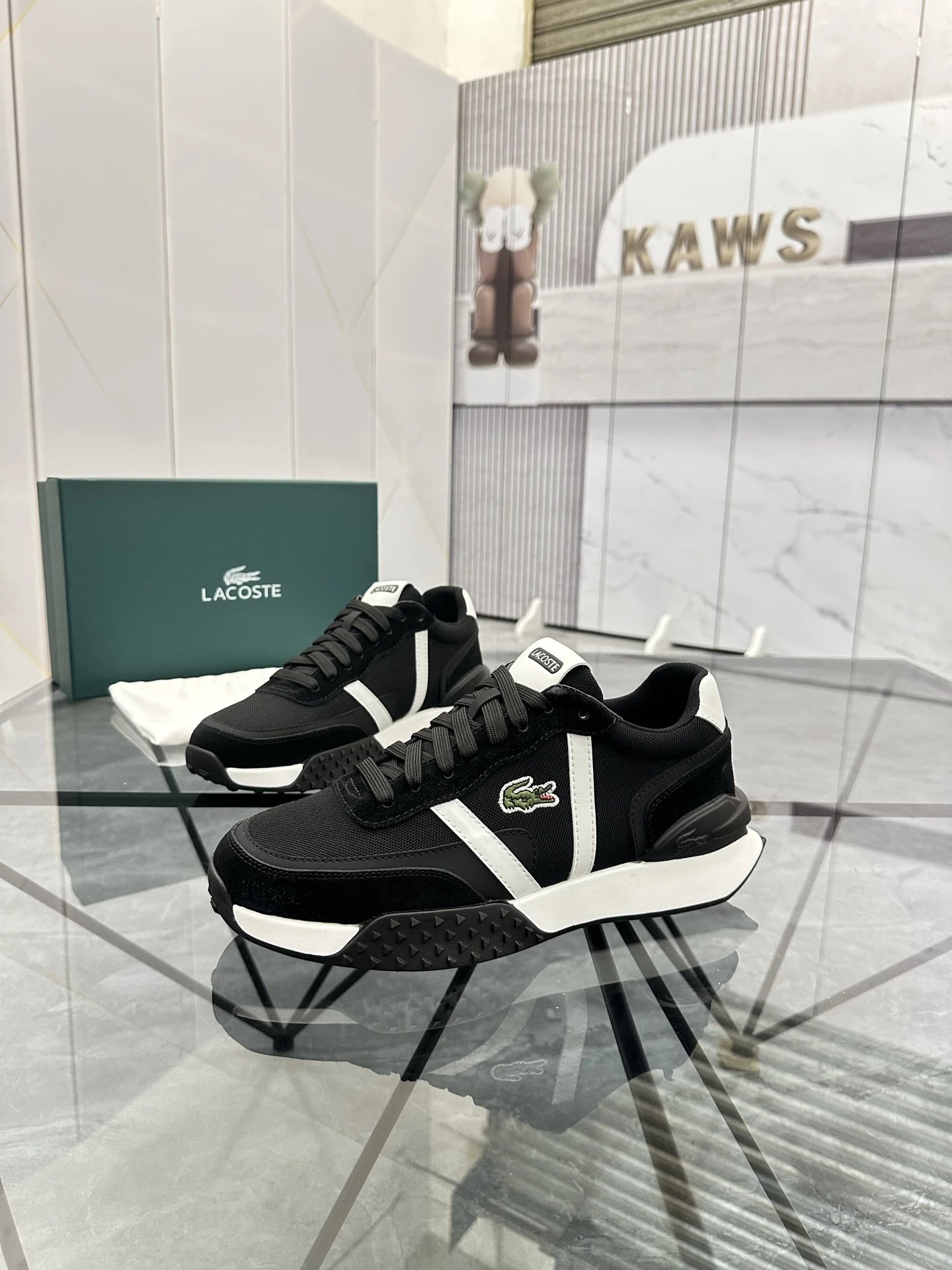 Lacoste Sneakers Low-top leather with crocodile logo — 15