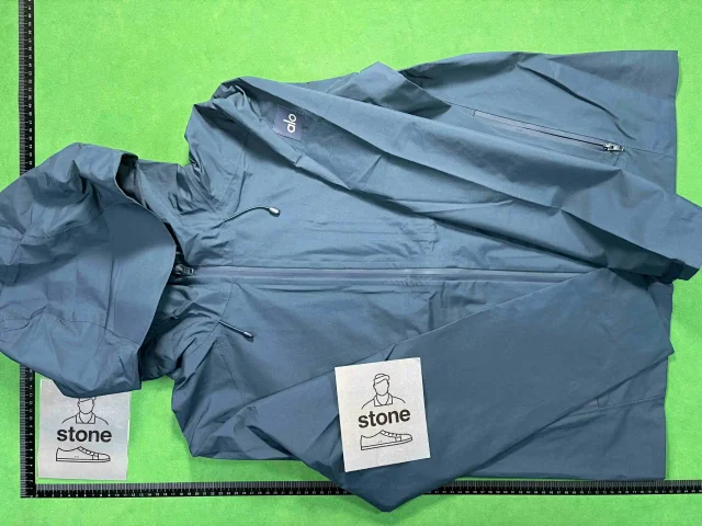 Alo Yoga Jackets Hooded zip jacket product detail image 3
