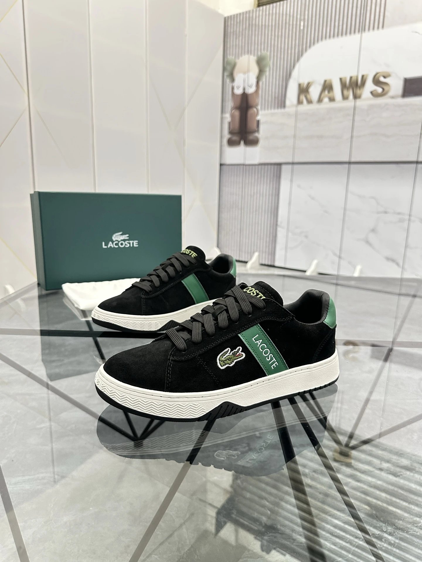 Lacoste Sneakers Low-top leather with crocodile logo — 05