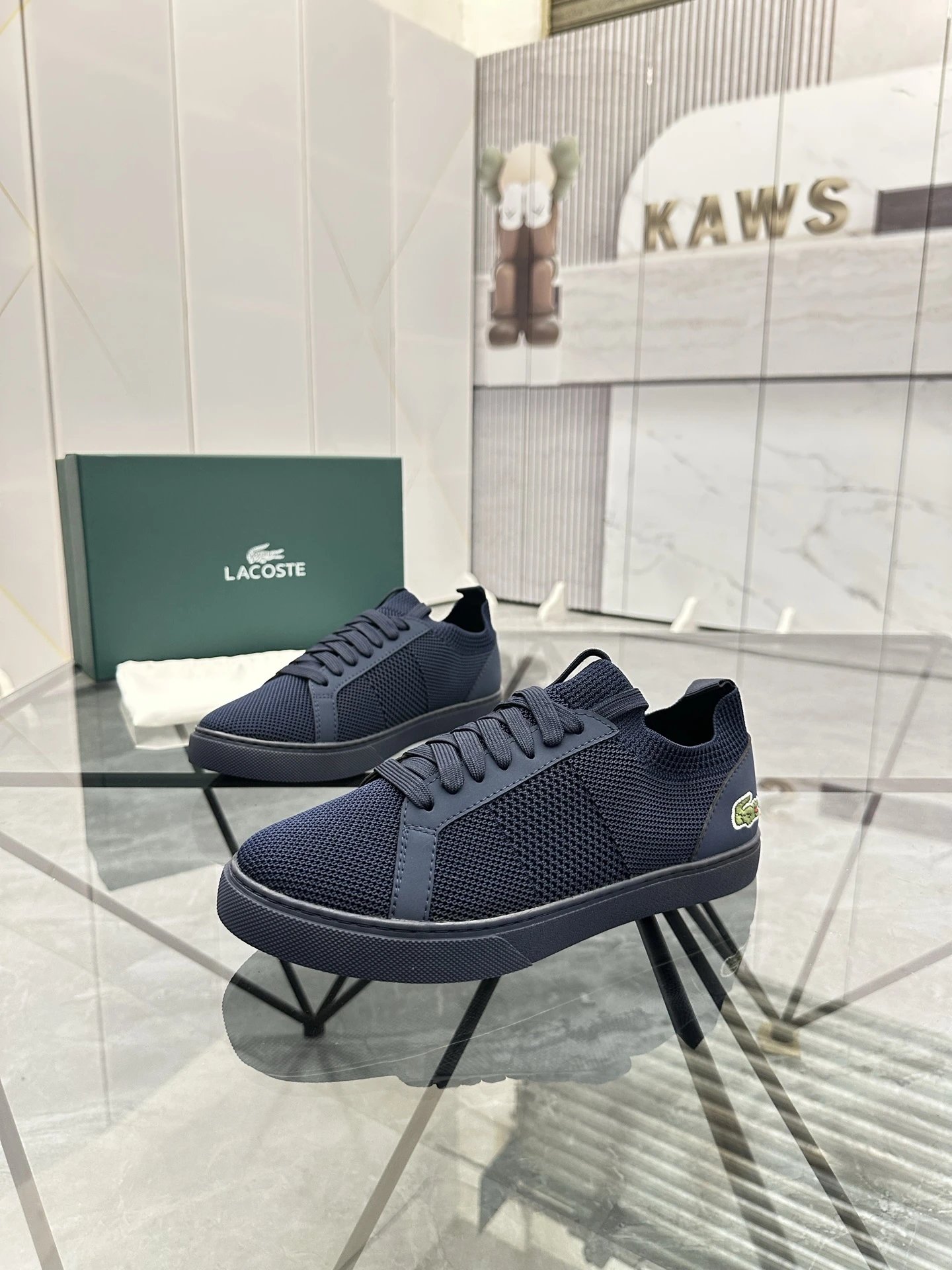 Lacoste Sneakers Low-top leather with crocodile logo — 19