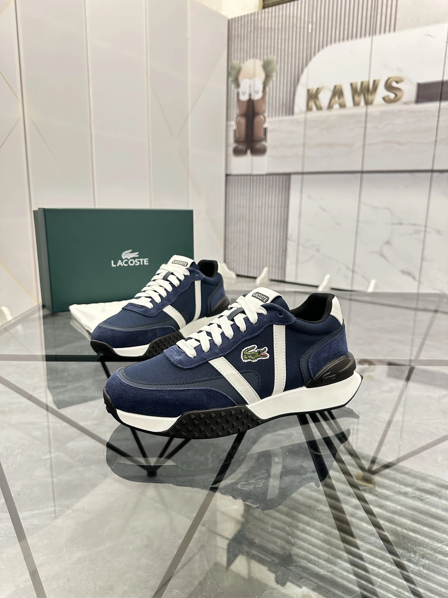 Lacoste Sneakers Low-top leather with crocodile logo — 12