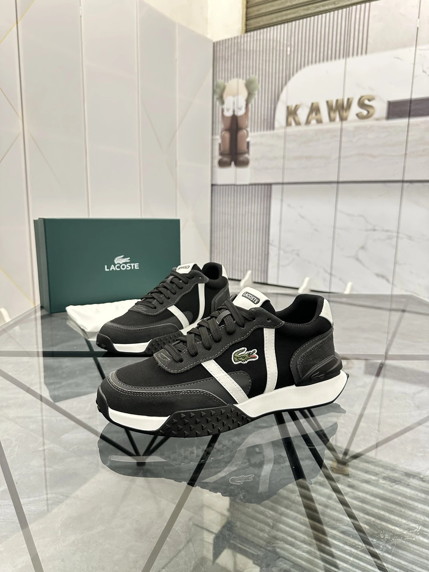 Lacoste Sneakers Low-top leather with crocodile logo — 13