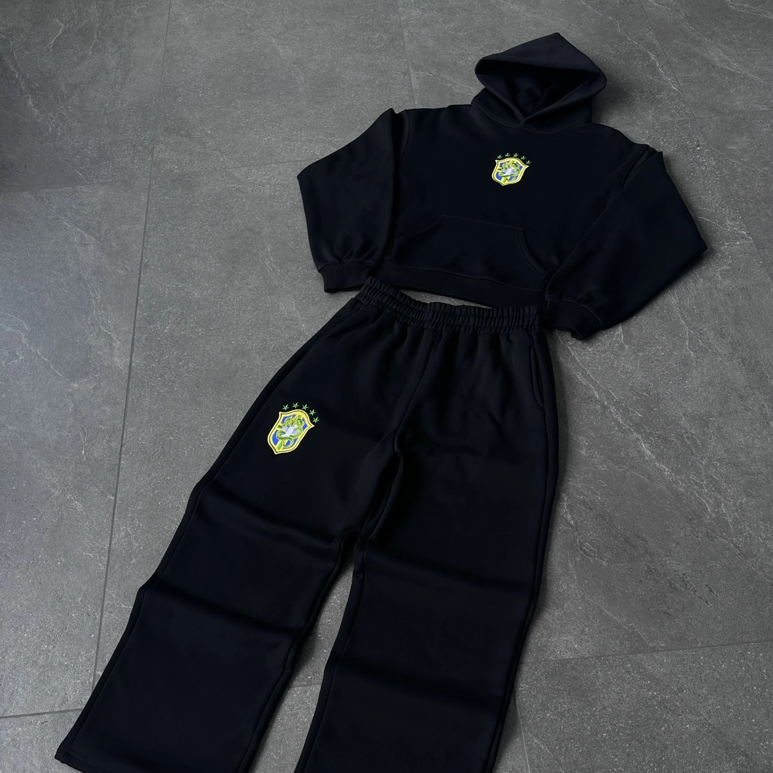 Heavyweight Crest Tracksuit - Brazil Exclusive