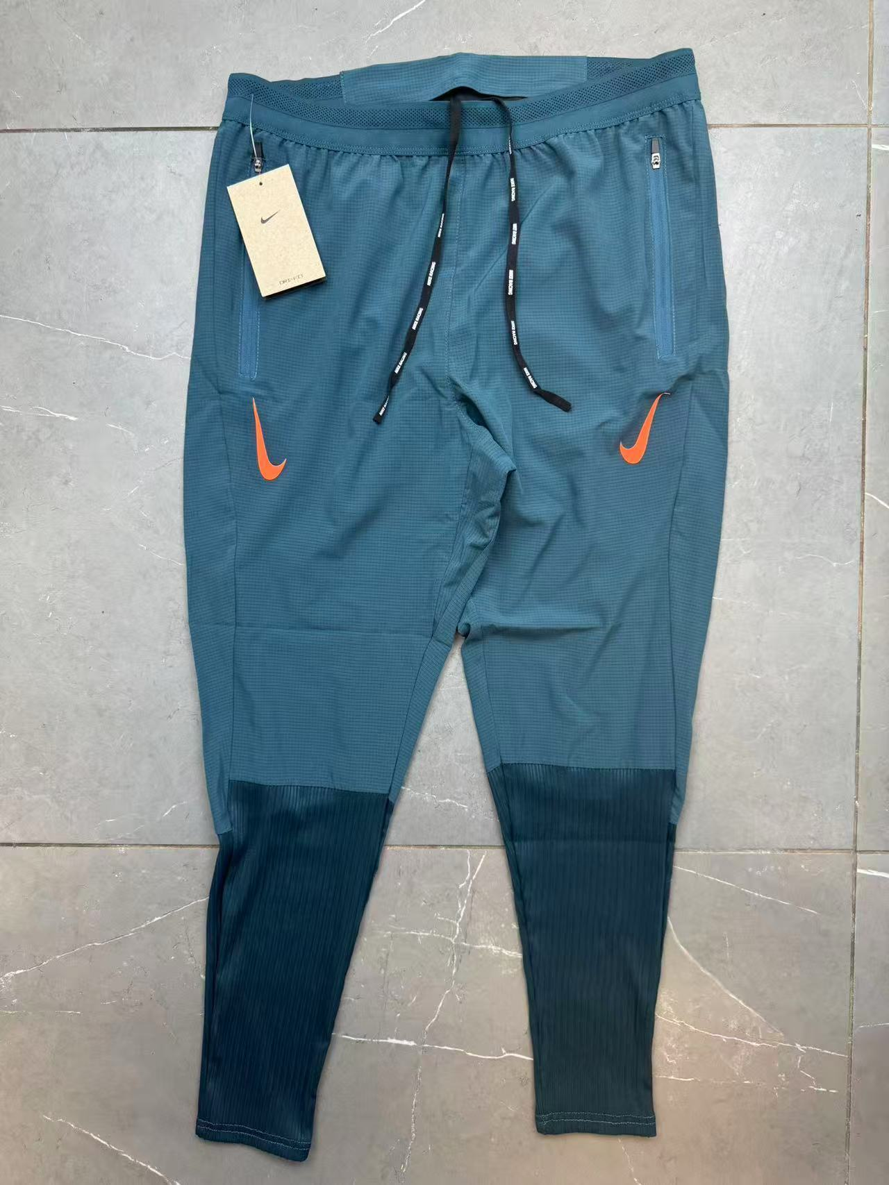 Nike Quick-Dry Pants 3