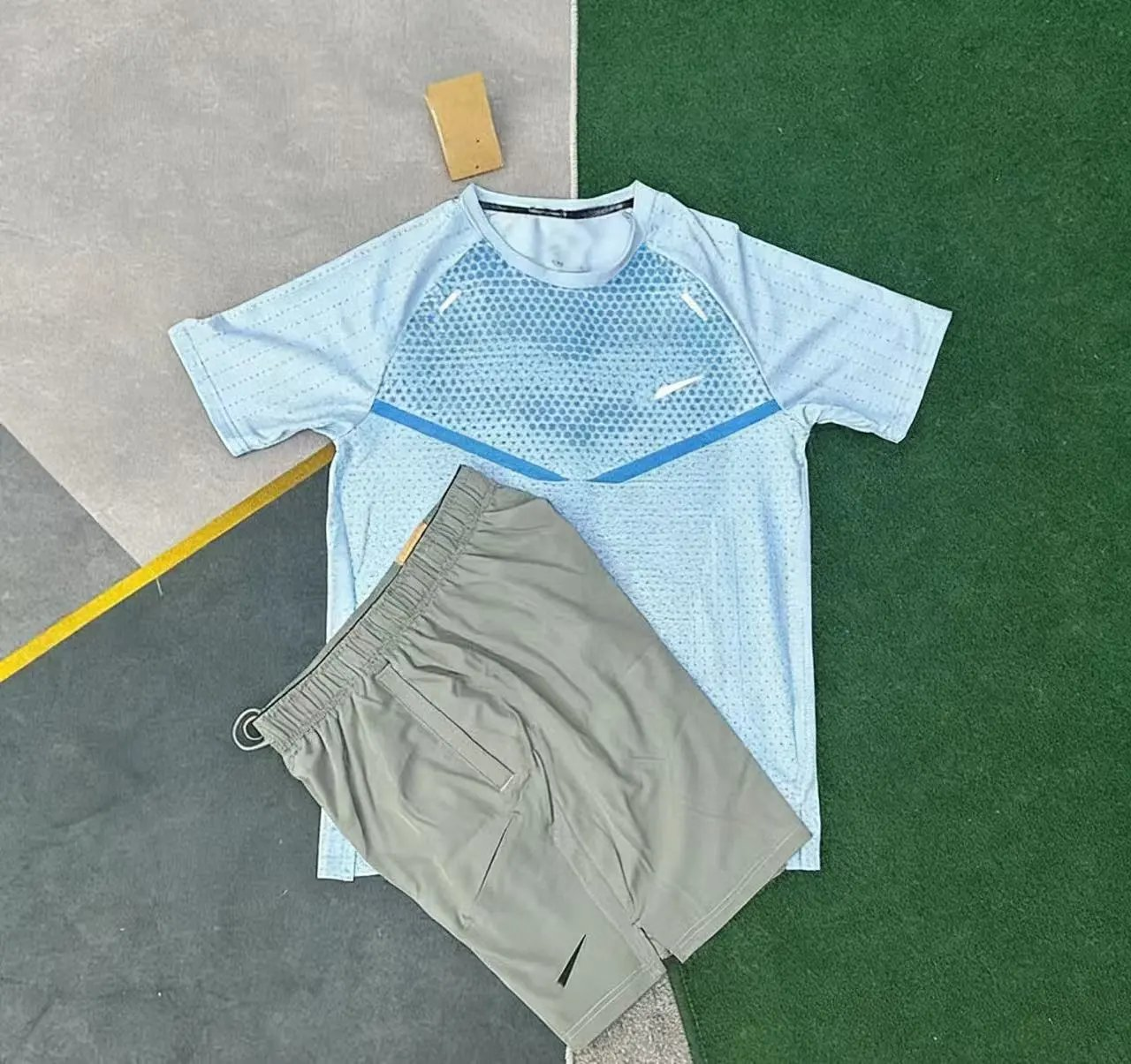 Unbranded Matching Sets Short-Sleeve Graphic Athletic Top and Shorts Set image 7