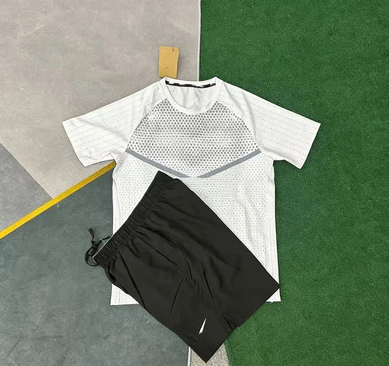 Unbranded Matching Sets Short-Sleeve Graphic Athletic Top and Shorts Set — 17