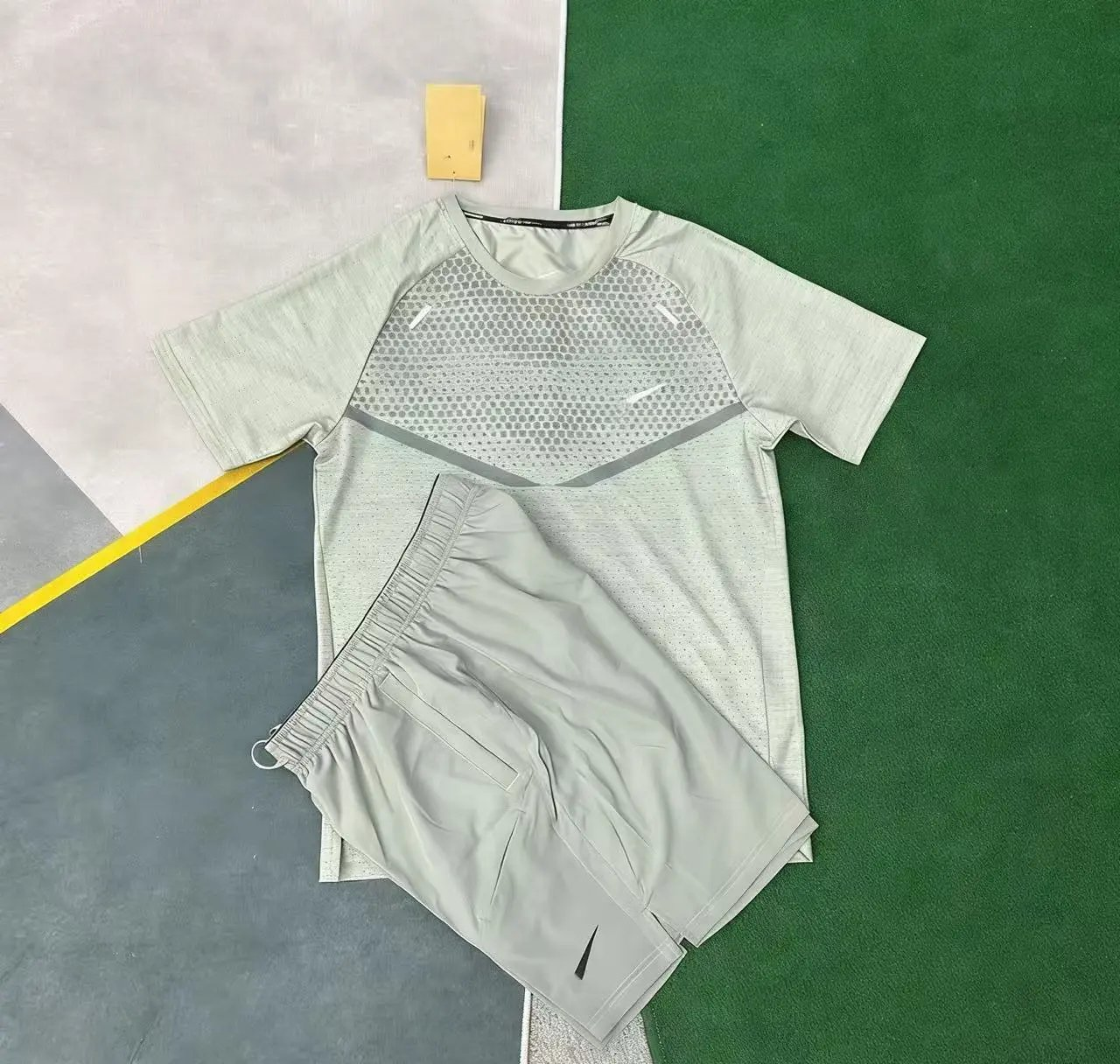 Unbranded Matching Sets Short-Sleeve Graphic Athletic Top and Shorts Set image 6
